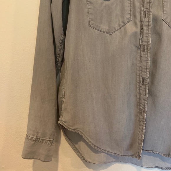 GAP 1969 100% Tencel Button Down - Picture 6 of 7